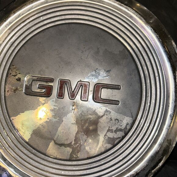 Set Of Four GMC Dog Dish Hubcaps 1993 - Picture 5 of 10